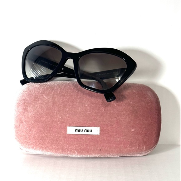 Authentic MIU MIU Black Cat Eyes Sunglasses - Picture 8 of 8